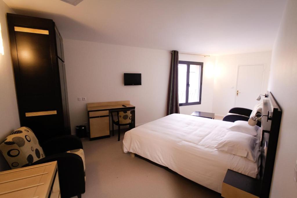 Logis Hotel Restaurant Auberge De La Xaintrie Saint-Privat 部屋 写真