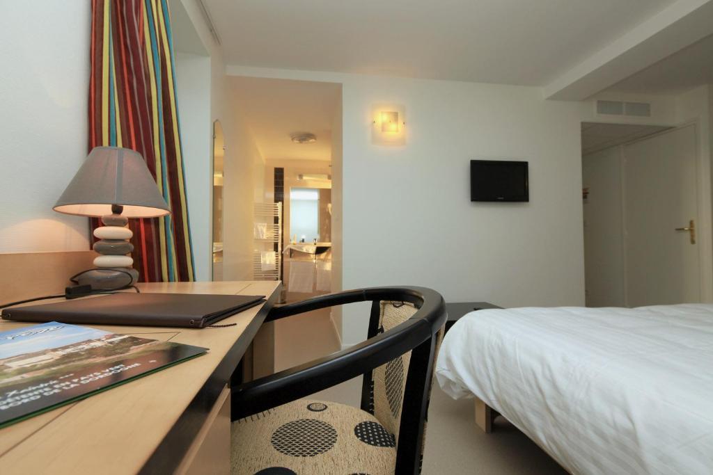 Logis Hotel Restaurant Auberge De La Xaintrie Saint-Privat 部屋 写真