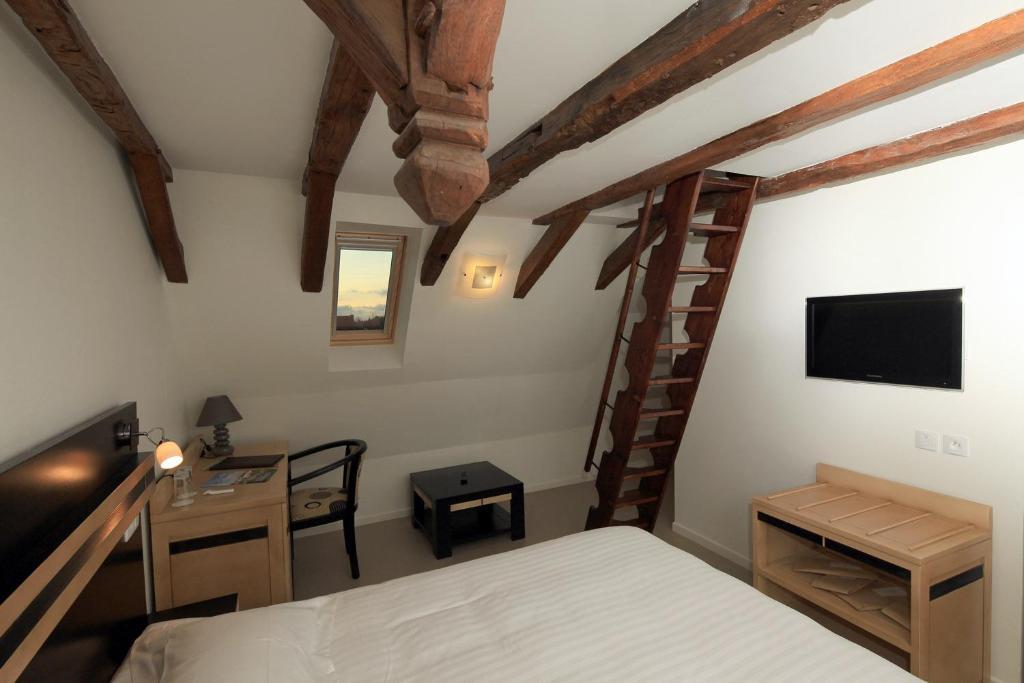 Logis Hotel Restaurant Auberge De La Xaintrie Saint-Privat 部屋 写真