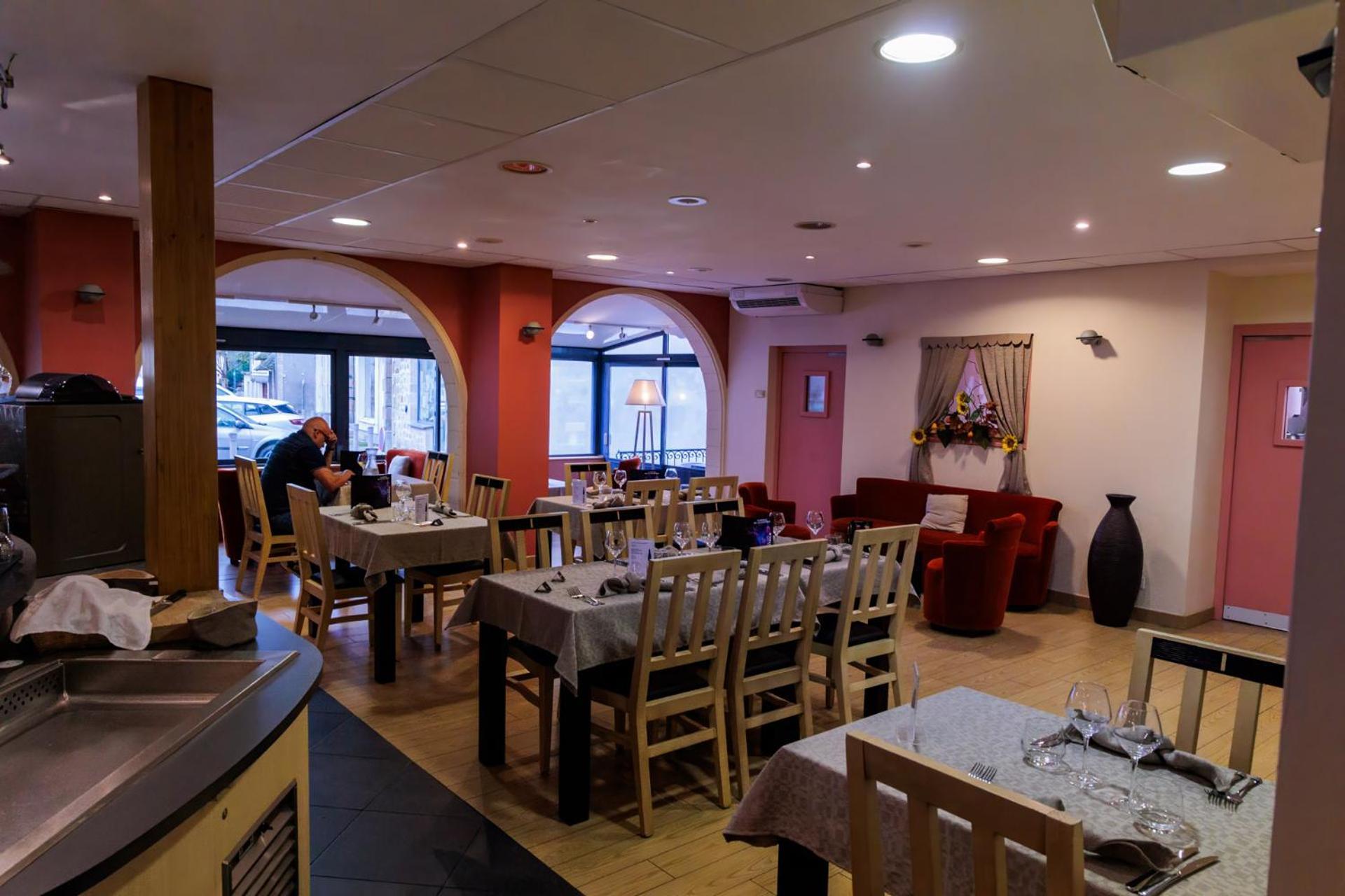 Logis Hotel Restaurant Auberge De La Xaintrie Saint-Privat エクステリア 写真