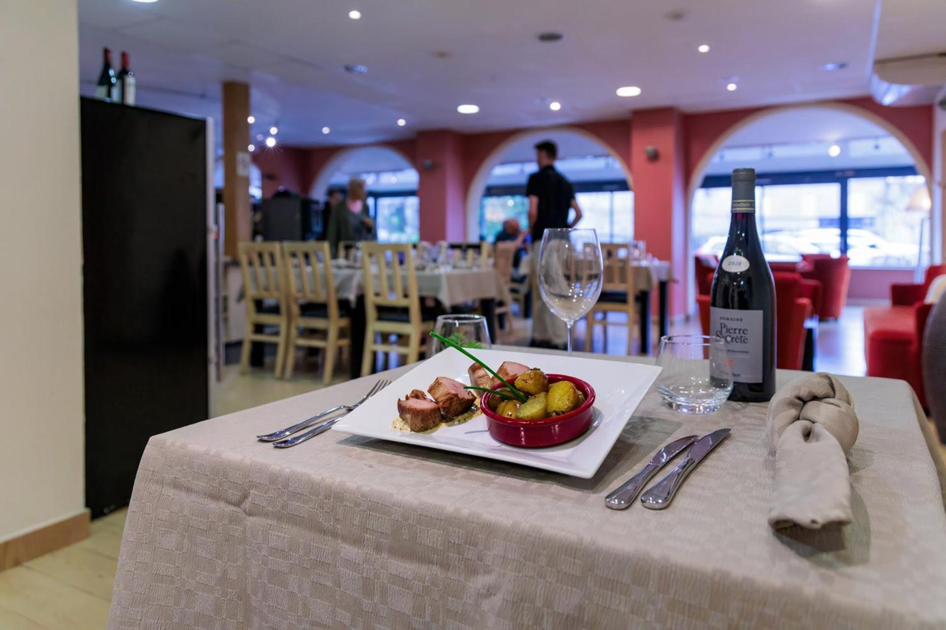 Logis Hotel Restaurant Auberge De La Xaintrie Saint-Privat エクステリア 写真